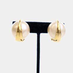 Pre Owned Chanel Vintage Pearl Clip On Earrings