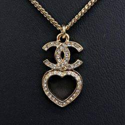 Pre Owned Chanel Gold Tone Metal necklace