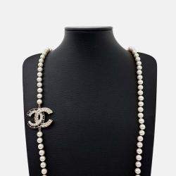 Pre Owned Chanel pearl necklace