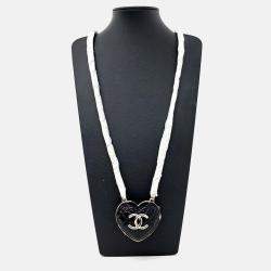 Pre Owned Chanel heart chain necklace