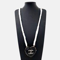 Pre Owned Chanel heart chain necklace