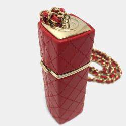 مملوكة مسبقًا شنطة شانيل جلد حمراء كتف بسلسلة لحافظة شفاه بعلامة كو كو سي سي