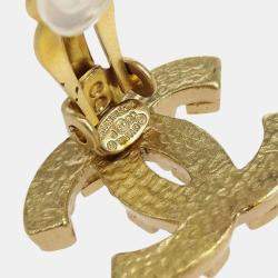 مملوكة مسبقًا أقراط شانيل ذهبية CC بclip-on