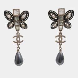 مملوكة مسبقًا Chanel Gold Tone Metal earrings