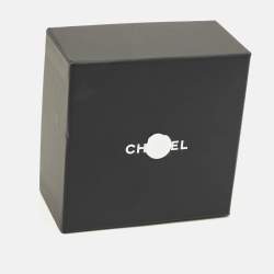 مملوكة مسبقًا بروش قماش الكاميليا من شانيل كريمي