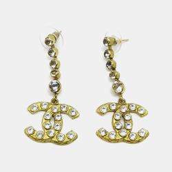مملوكة مسبقًا Chanel Logo Gold Tone Earrings