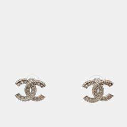 مملوكة مسبقًا Chanel Logo Gold Tone Earrings