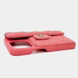 مملوكة مسبقًا Chanel Pink Caviar iPhone Pro Case