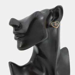 Pre Owned أقراط شانيل CC بشعار الدنيم وتصميم القلب مطلية بالذهب وراتنج بلون كحلي