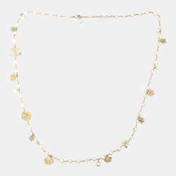 مملوكة مسبقًا قلادة شانيل لؤلؤ ذهبي و كاميليا ١٣سي