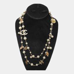 مملوكة مسبقًا Chanel 13C Gold Pearl & Camellia Necklace