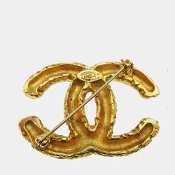 مملوكة مسبقًا دبوس شانييل CC ذهبي