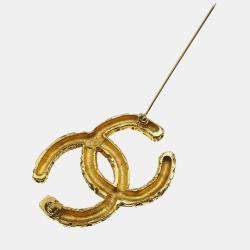 Pre Owned دبوس شانيبل CC ذهبي 