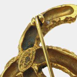 مملوكة مسبقًا بروش شانيل CC باللون الذهبي مع دبوس