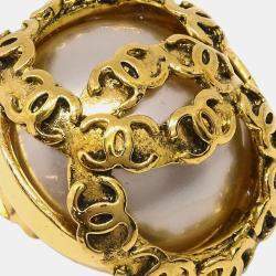 مملوكة مسبقًا Chanel Button Earrings Clip-On Gold Artificial Pearl