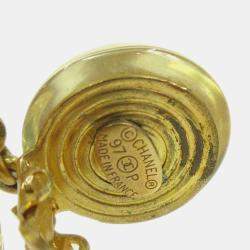 مملوكة مسبقًا أقراط شانيل بلؤلؤ صناعي متدلية مشبك أكريليك