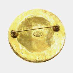 Pre Owned دبوس وسام شانيل لون ذهبي