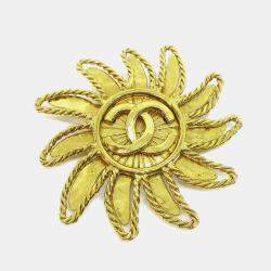 مملوكة مسبقًا Chanel Sun Brooch Pin Gold