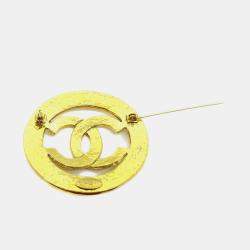 Pre Owned Chanel Medallion Brooch Pin Gold