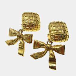 مملوكة مسبقًا Chanel Quilted Bow Dangle Earrings Clip-On Gold