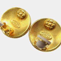 مملوكة مسبقًا Chanel Button Earrings Gold Clip-On