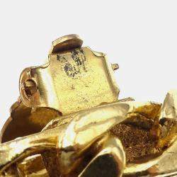 Pre Owned حلق شانيل مرصع بالأحجار الكريمة بكليب ذهبي اللون