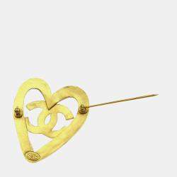 مملوكة مسبقًا بروش شانيل قلب ذهبي