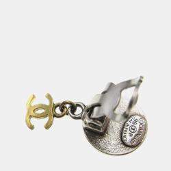 مملوكة مسبقًا Chanel Medallion Dangle Earrings Gold Silver Clip-On