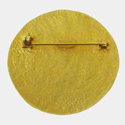 مملوكة مسبقًا Chanel Medallion Brooch Pin Gold