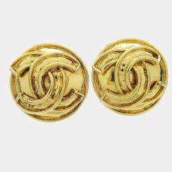 مملوكة مسبقًا Chanel Button Earrings Clip-On Gold