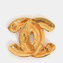 مملوكة مسبقًا Chanel Gold Tone CC Brooch