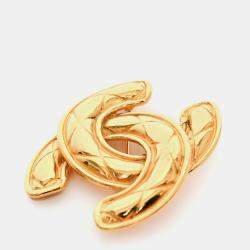 مملوكة مسبقًا Chanel Gold Tone CC Brooch