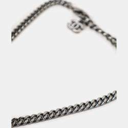 Pre Owned قلادة شانيل CC مزينة بالكريستال السداسي ب22