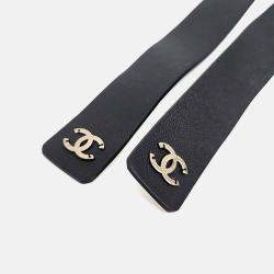 مملوكة مسبقًا Chanel Black Leather Pearl Belt