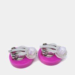 مملوكة مسبقًا أقراط شانيل بأزرار قابلة للتركيب بلون وردي