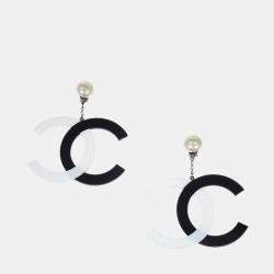 مملوكة مسبقًا Chanel Dangle CC Earrings Clip-On Silver Artificial Pearl