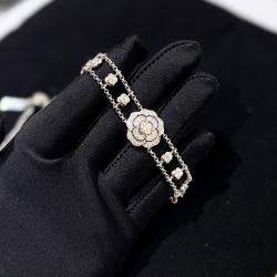 Pre Owned Chanel Camellia Diamond Set White Gold Necklace