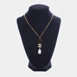 مملوكة مسبقًا Chanel Crystal Camellia Pearl Drop Necklace