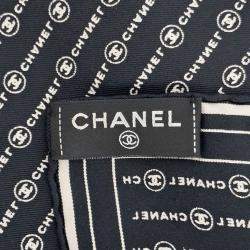 مملوكة مسبقًا Chanel silk scarf