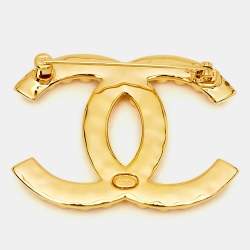 Pre Owned بروش شانيل CC بلون ذهبي مع كريستالات
