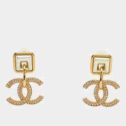 Pre Owned أقراط شانيل CC كريستالات راتينج لون ذهبي