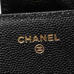 مملوكة مسبقًا Chanel CC Black Caviar Quilted Leather Glasses Case with Chain