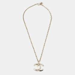 Pre Owned قلادة شانيل كريستالات شعار سي سي ذهبي اللون