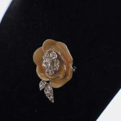مملوكة مسبقًا Chanel Vintage Camelia Crystal Brooch
