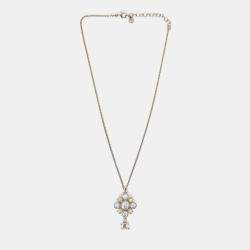 Pre Owned قلادة شانيل بتعليقة زهري كريستال أبيض/أصفر