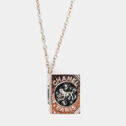 مملوكة مسبقًا Chanel 2022 Enamel Lion Book Locket Pendant Necklace
