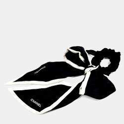 Pre Owned ربطة شعر وشريط شانيل حريري أبيض وأسود