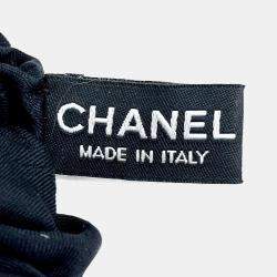 Pre Owned ربطة شعر وشريط شانيل حريري أبيض وأسود