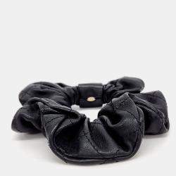 مملوكة مسبقًا Chanel leather hair scrunchie