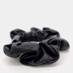 مملوكة مسبقًا Chanel leather hair scrunchie
